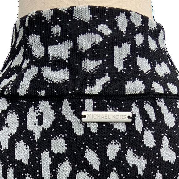 MICHAEL KORS KNIT TOP | ANIMAL PRINT | MOCK NECK | SILVER & BLACK | SIZE MEDIUM - Picture 6 of 8